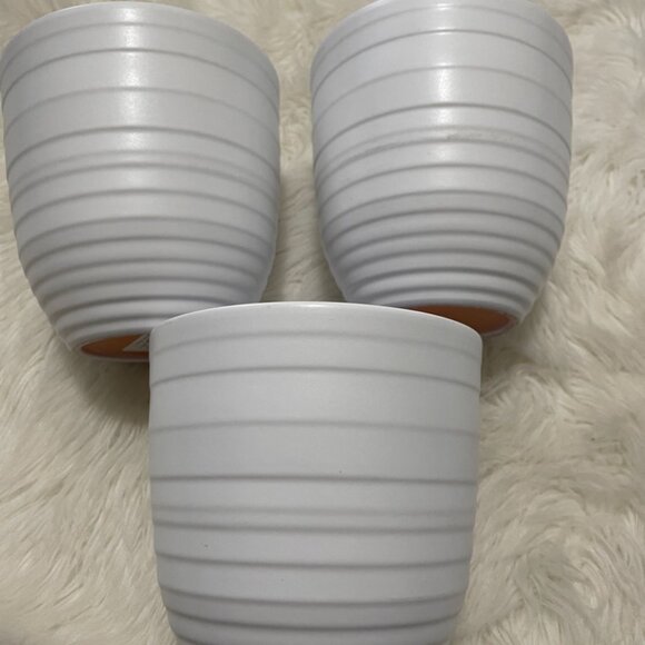 (set of 3) 5 inch matte White Ceramic textured horizontal stripe pattern planter - Picture 8 of 9